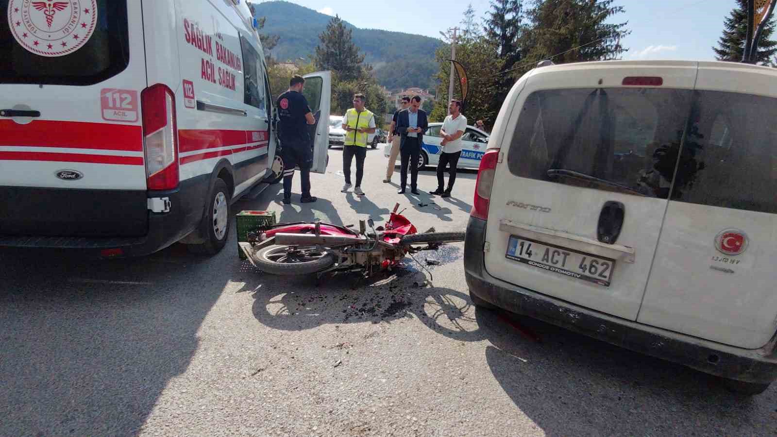 mudurnuda-otomobil-ile-motosiklet-carpisti-1-agir-yarali