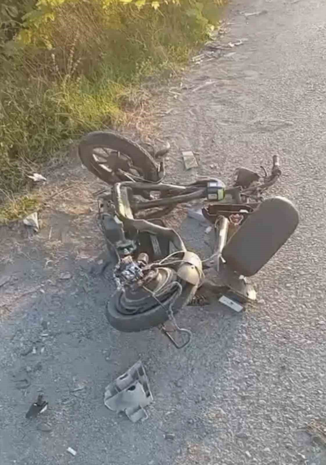 otomobilin-carptigi-elektrikli-bisiklet-surucusu-genc-kiz-hayatini-kaybetti