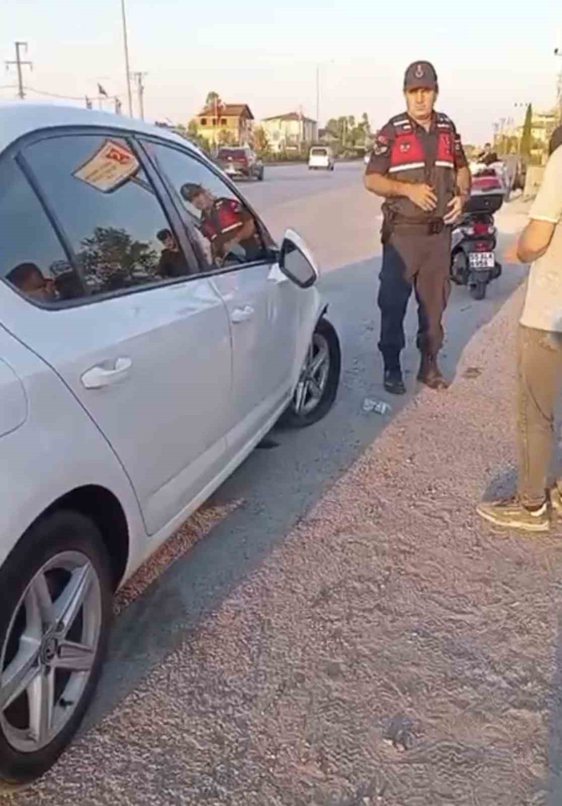 otomobilin-carptigi-elektrikli-bisiklet-surucusu-genc-kiz-hayatini-kaybetti