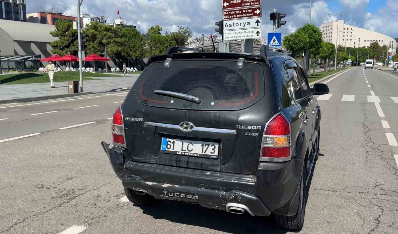 panelvan-minibus-suv-araca-carpti-1-yarali