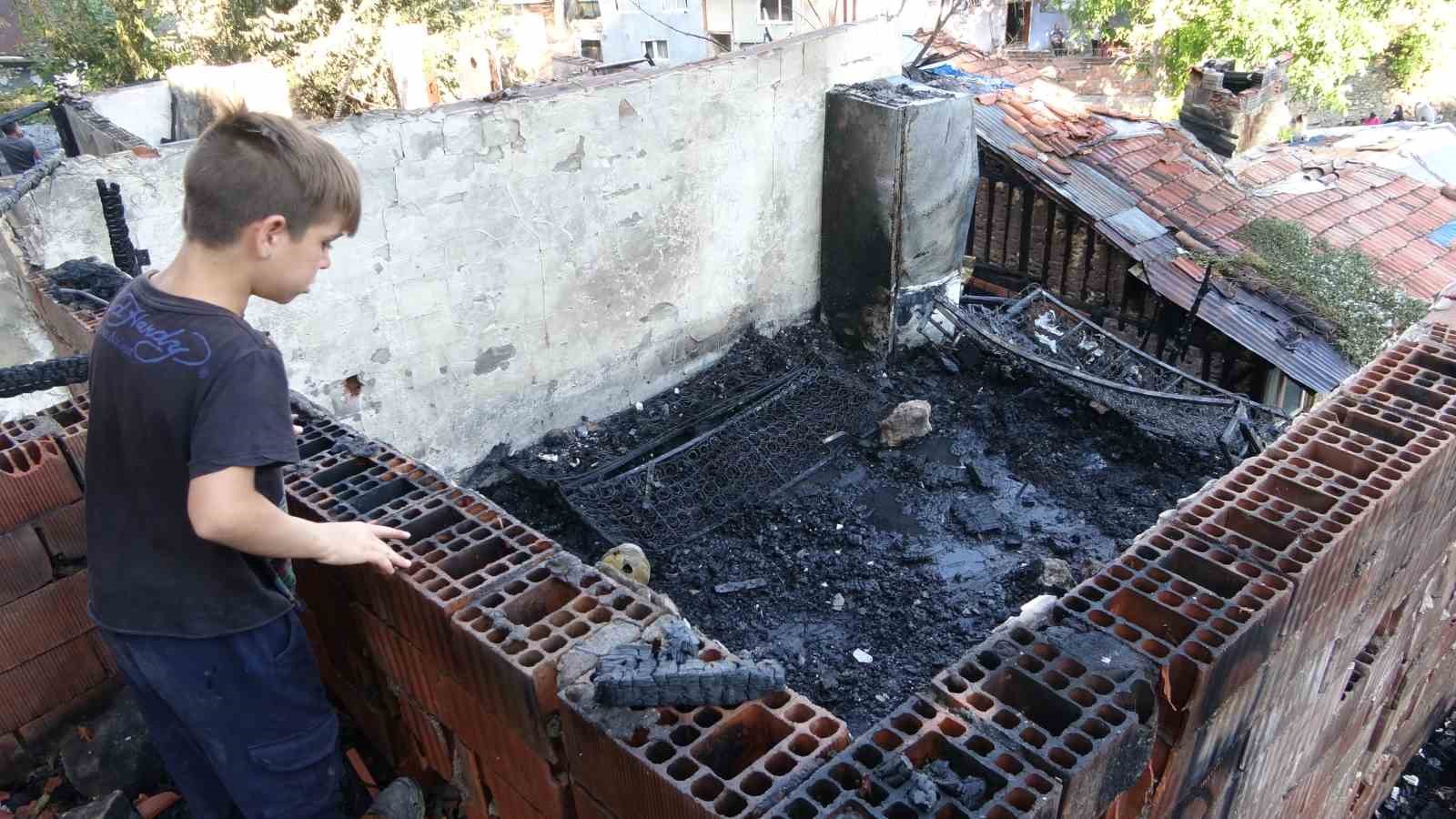 piknik-tupleri-bomba-gibi-patladi-iki-gecekondu-kule-dondu