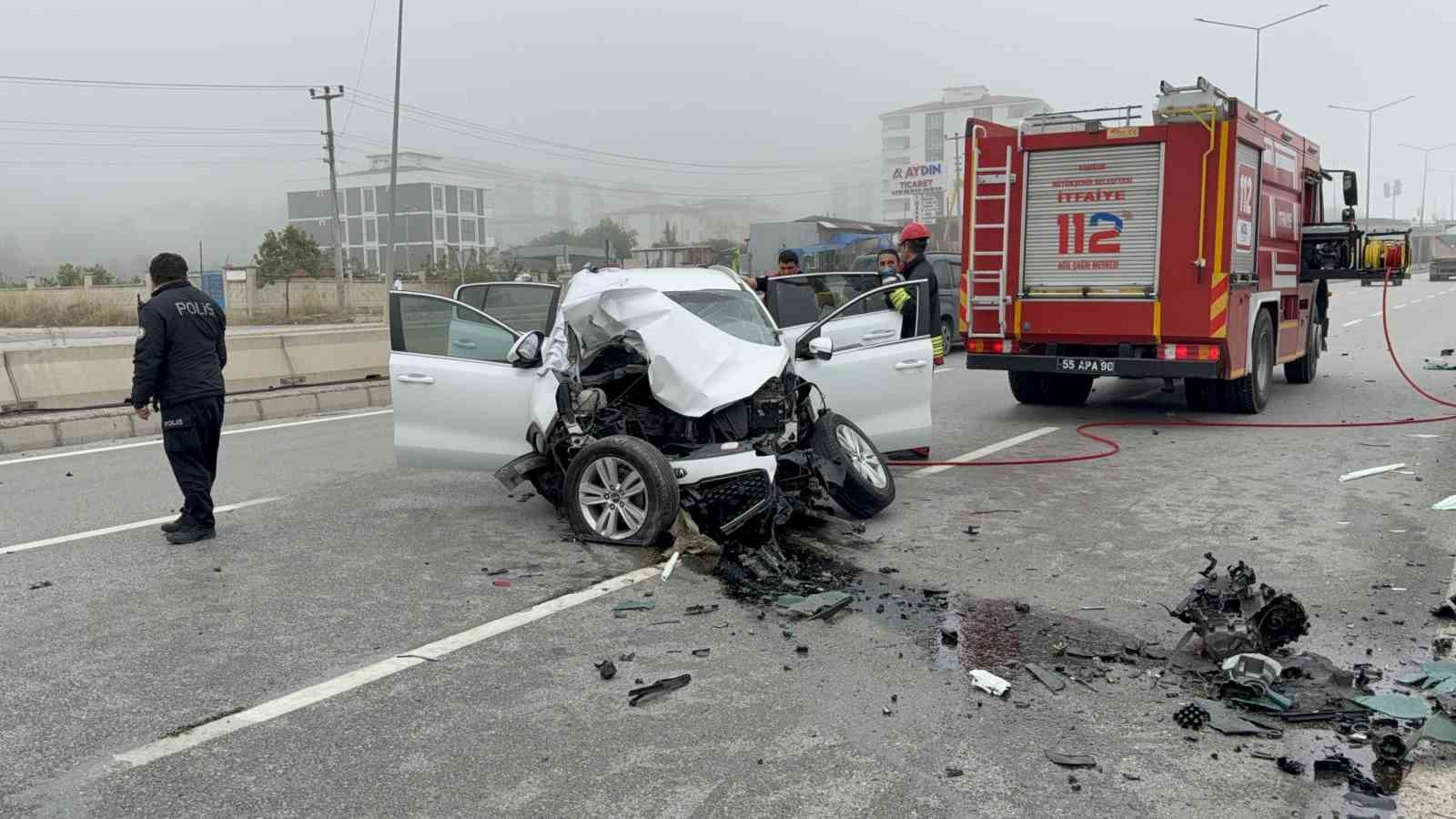 samsunda-suv-arac-direge-carpti-1-olu-3-yarali