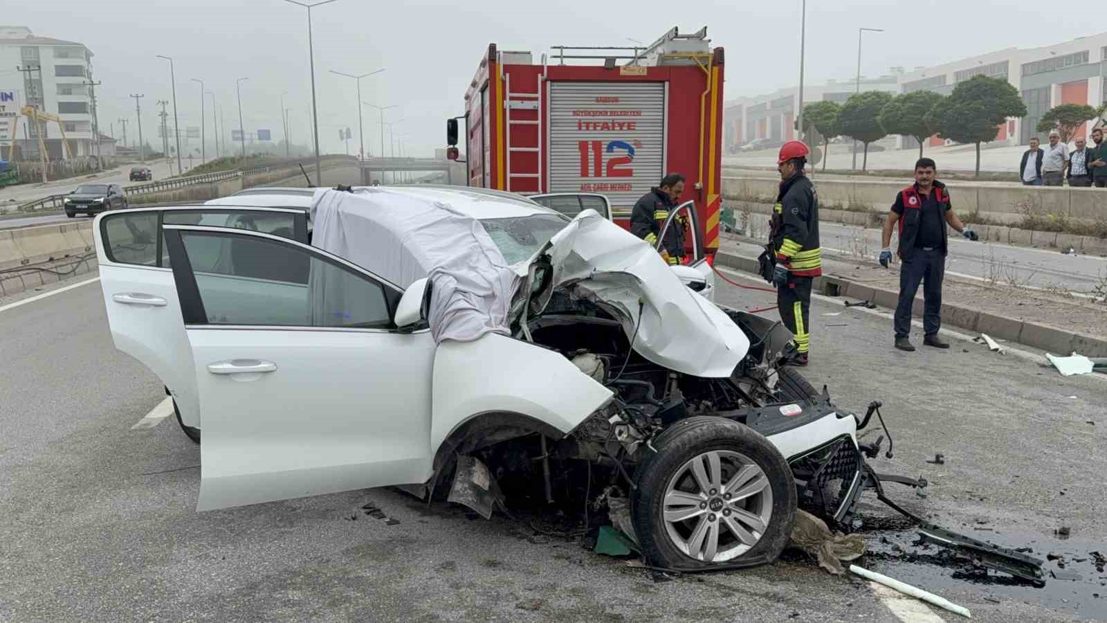samsunda-suv-arac-direge-carpti-1-olu-3-yarali