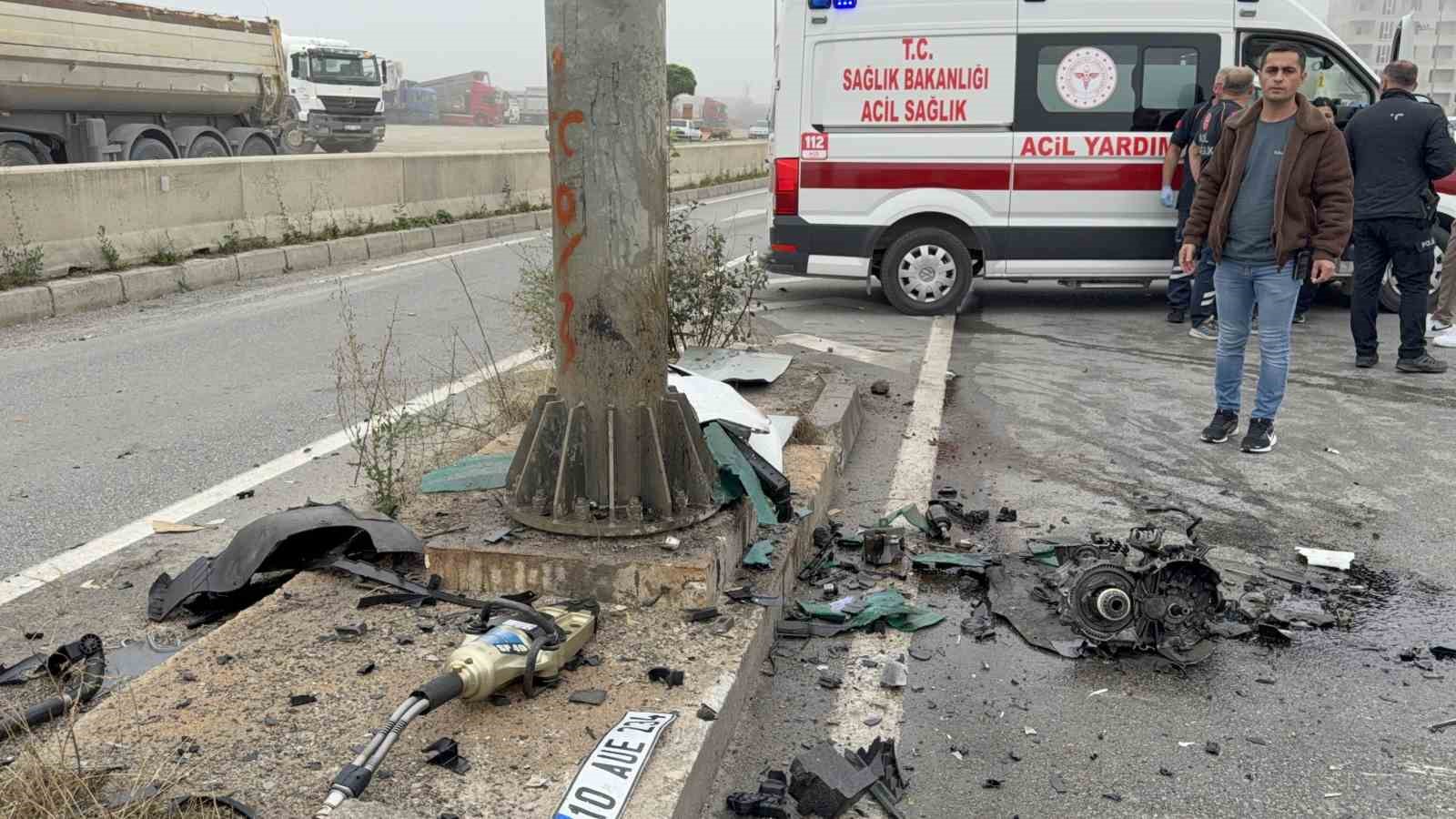 samsunda-suv-arac-direge-carpti-1-olu-3-yarali