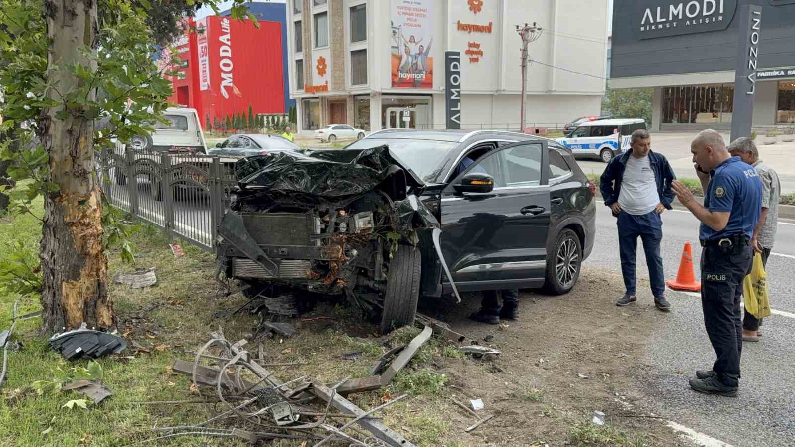 samsunda-suv-arac-ile-otomobil-carpisti-2-yarali