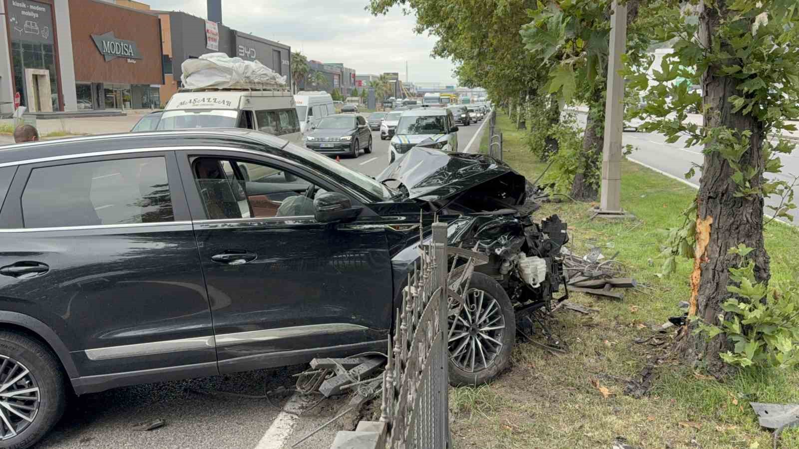 samsunda-suv-arac-ile-otomobil-carpisti-2-yarali