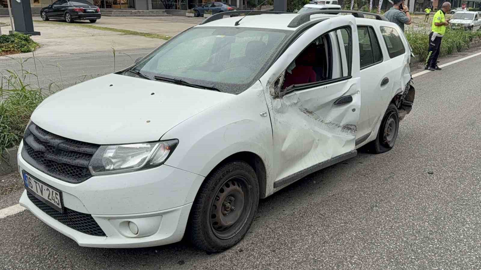 samsunda-suv-arac-ile-otomobil-carpisti-2-yarali