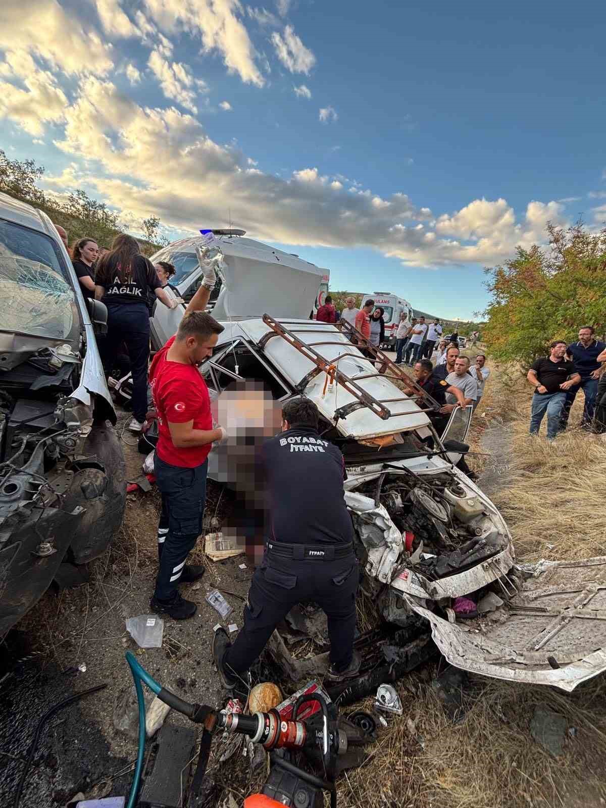 sinopta-trafik-kazasi-1-olu-5-yarali