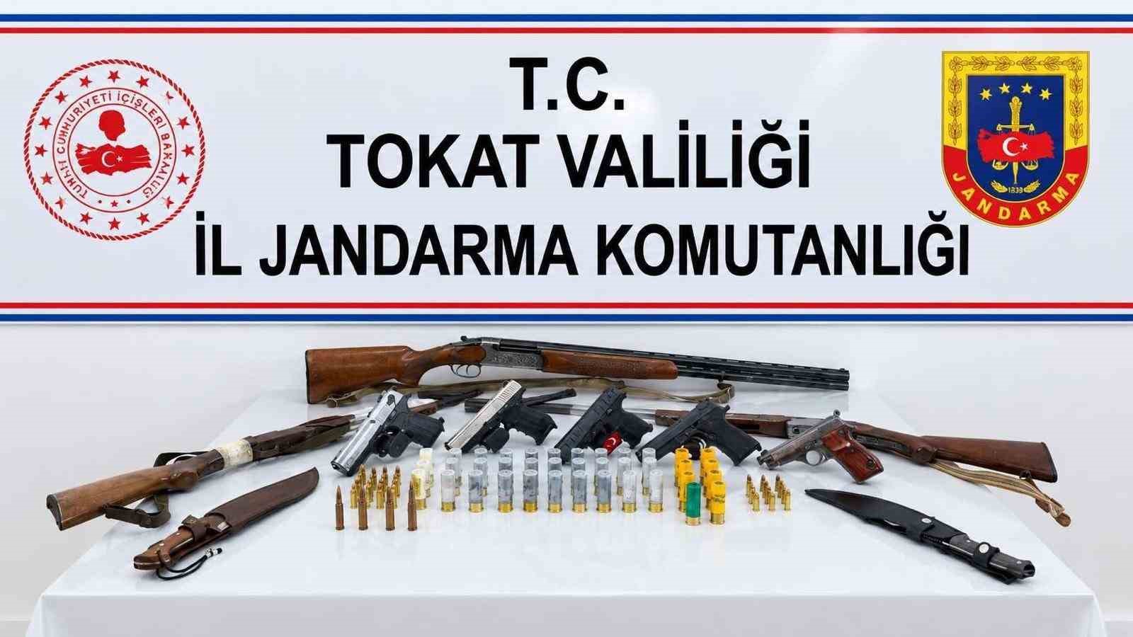 tokatta-11-adrese-es-zamanli-silah-operasyonu-11-gozalti