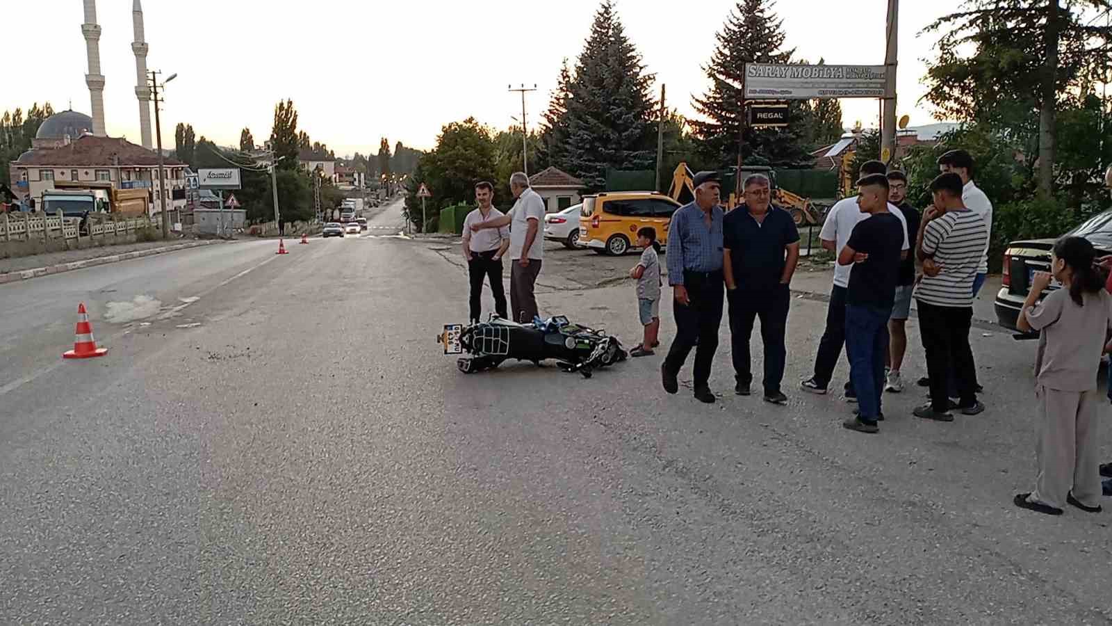 tokatta-14-yasindaki-surucunun-kullandigi-otomobil-ile-motosiklet-carpisti-1-yarali