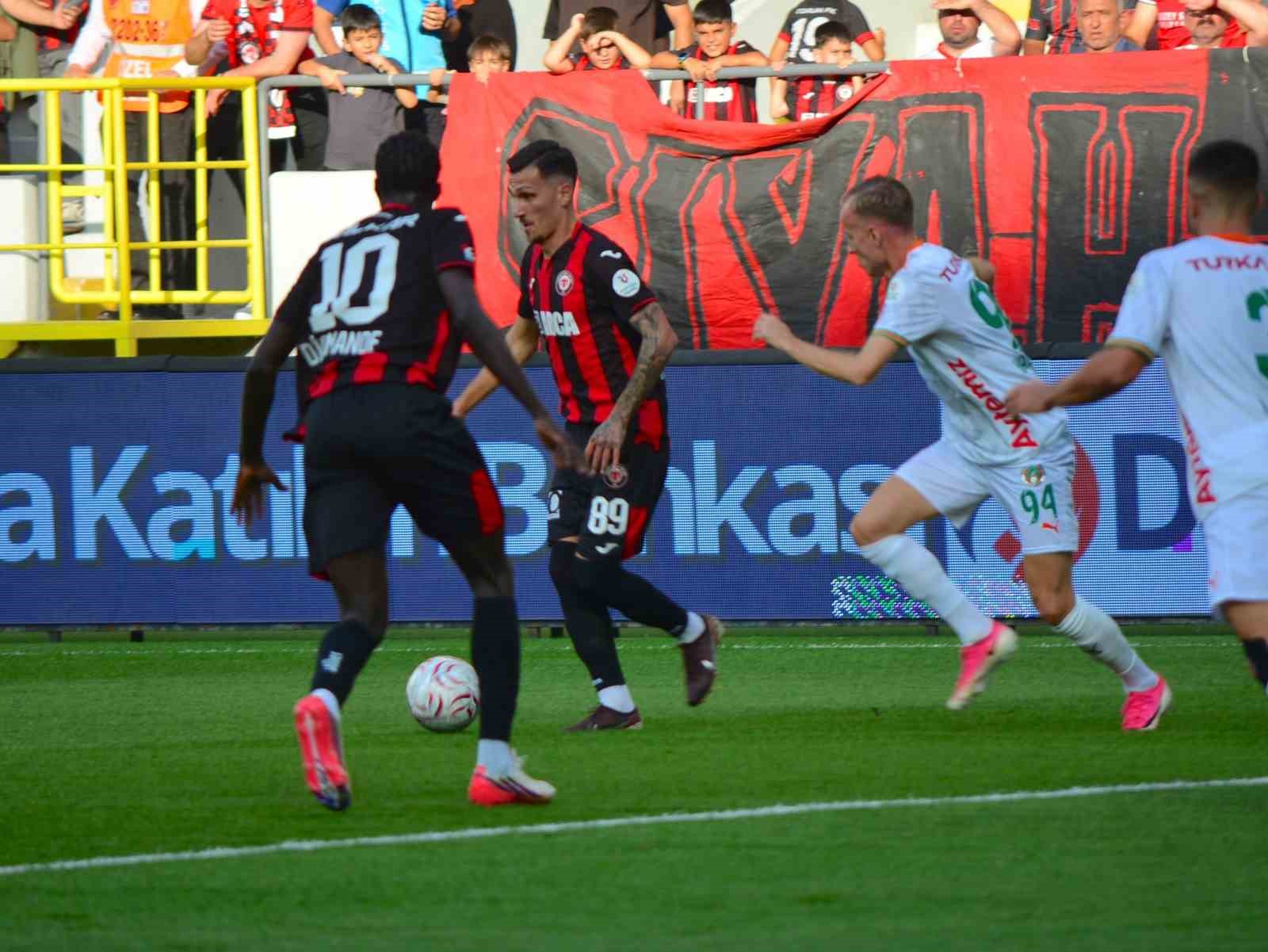 trendyol-super-lig-corumfk-0-corendon-alanyaspor-0-mac-devam-ediyor