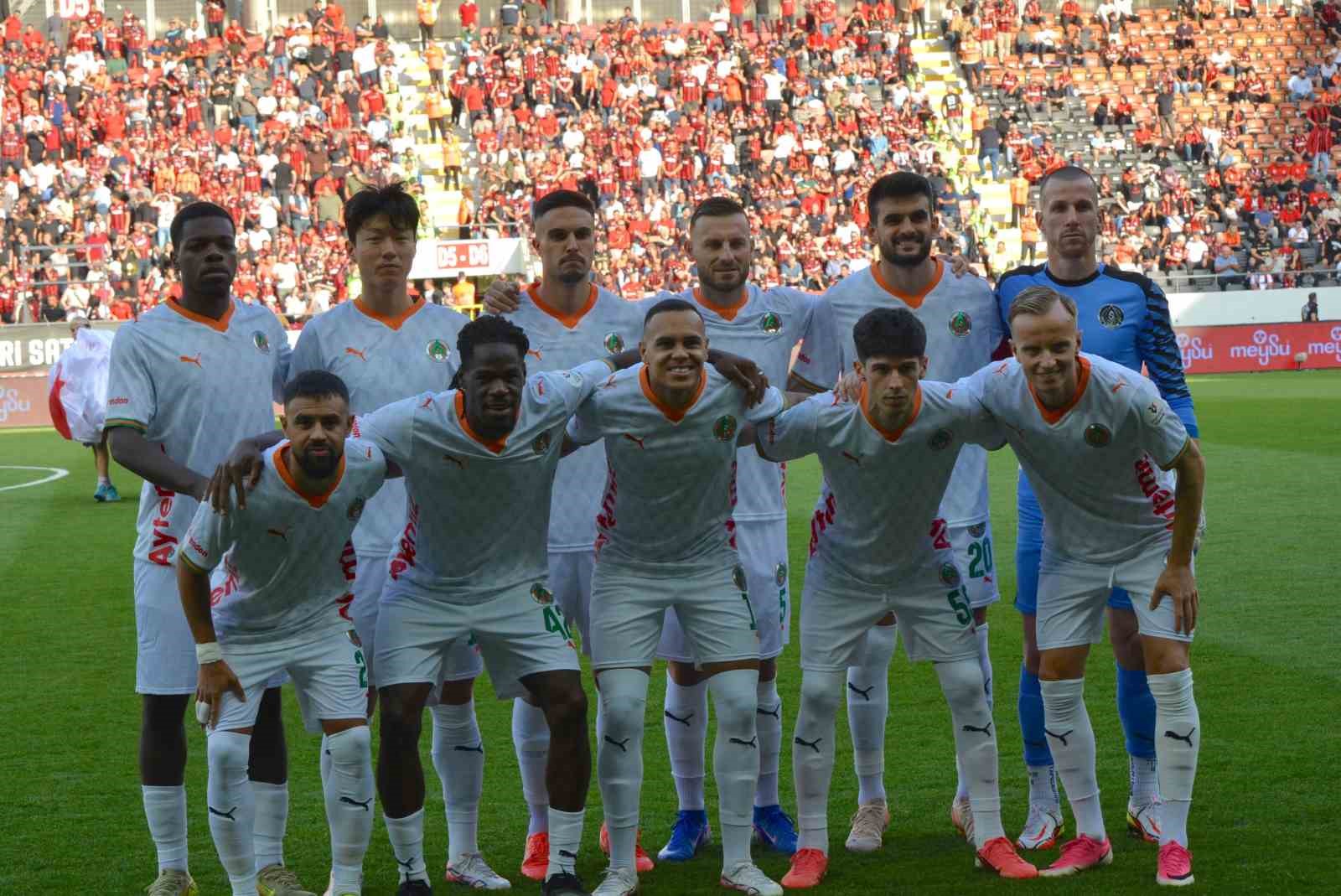 trendyol-super-lig-corumfk-0-corendon-alanyaspor-0-mac-devam-ediyor