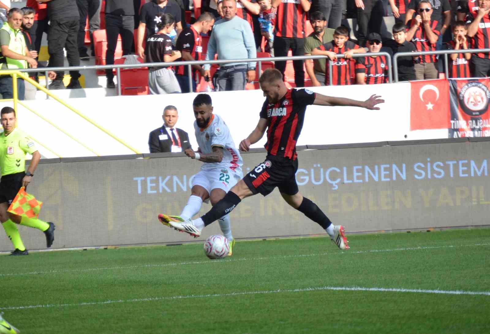 trendyol-super-lig-corumfk-0-corendon-alanyaspor-0-mac-devam-ediyor