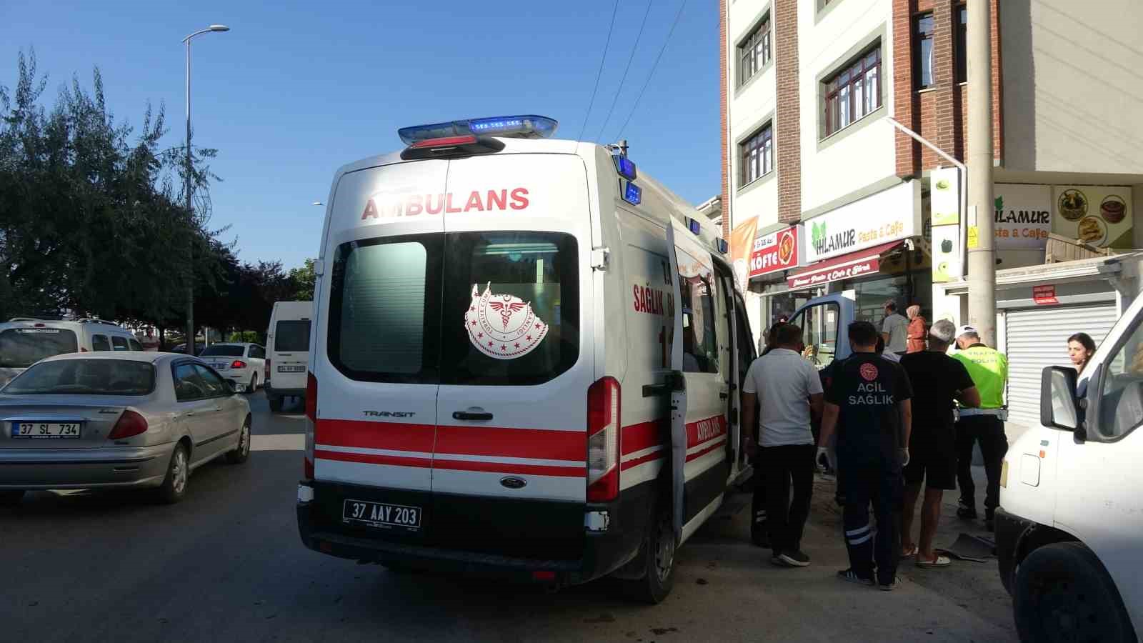 uc-araca-carpan-otomobil-takla-atti-surucu-yara-almadan-kurtuldu