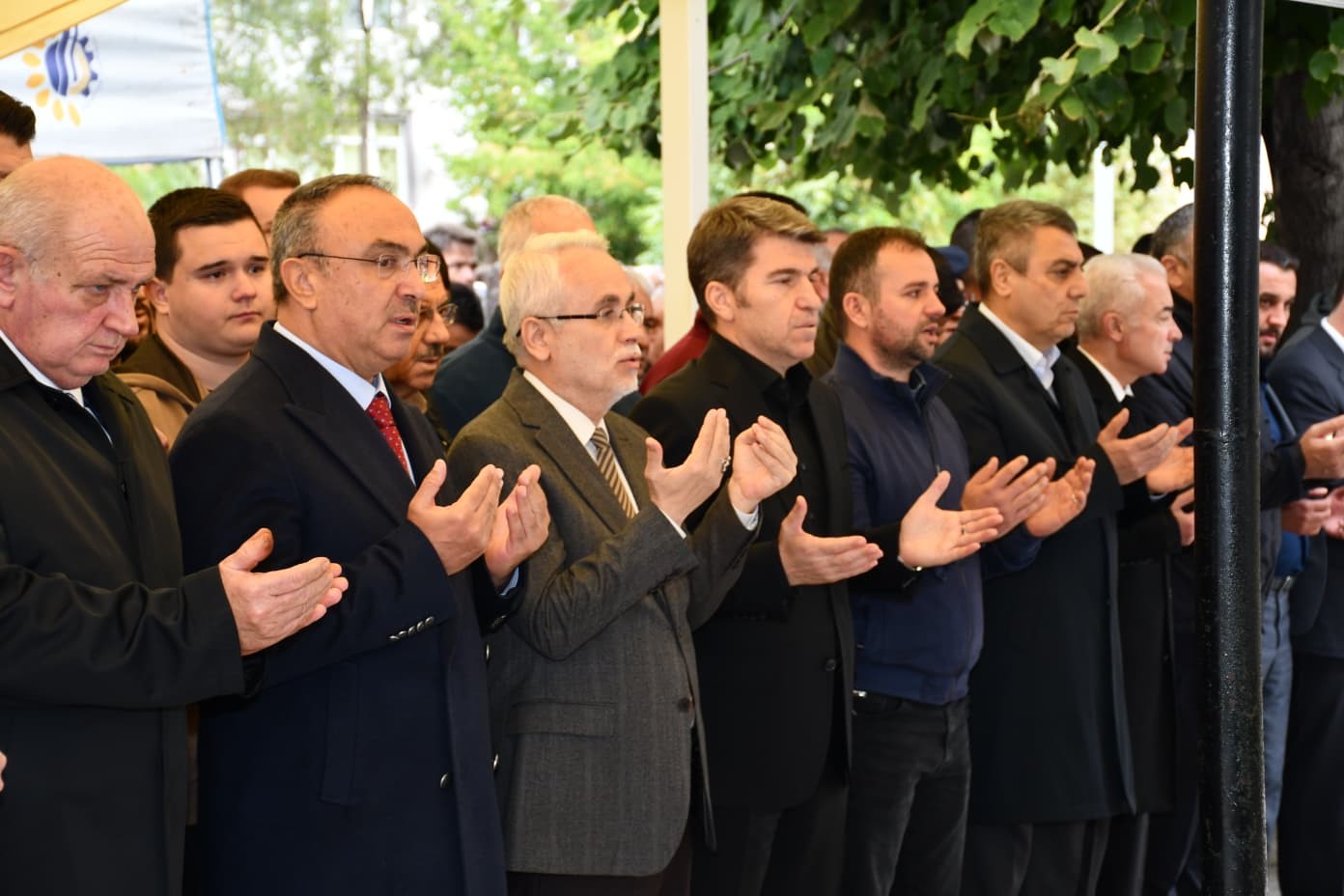 vali-bakan-ve-esinin-aci-gunu