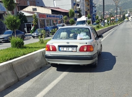 yaya-gecidinde-otomobilin-carptigi-yasli-adam-yaralandi