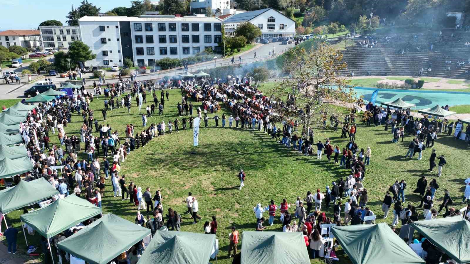 2-saatte-3-ton-hamsi-yediler