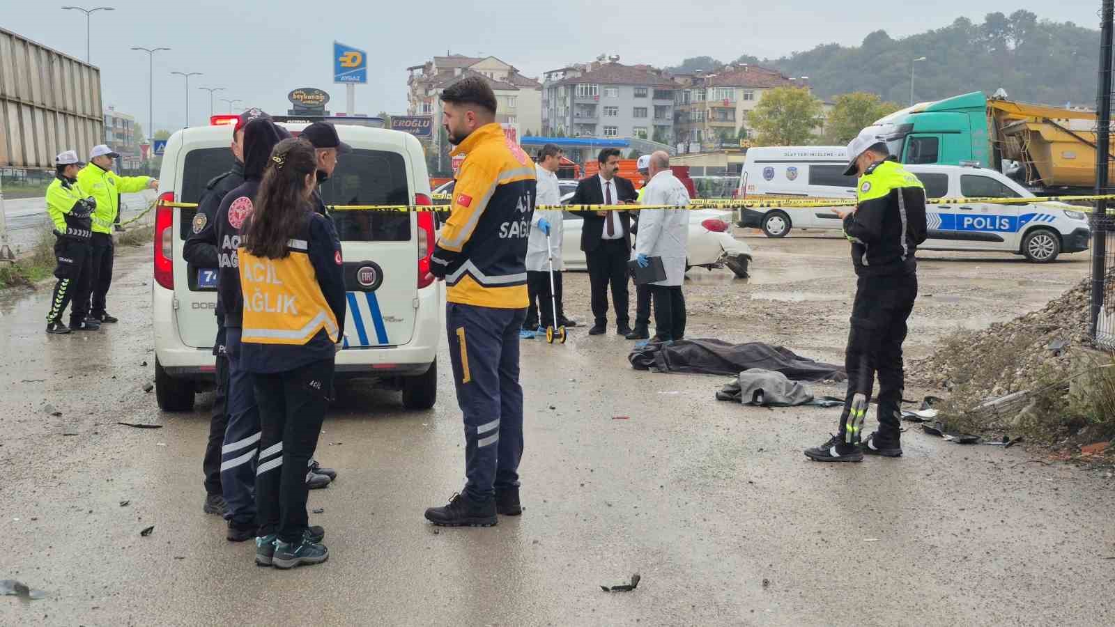 bartinda-feci-kaza-1-olu-2-yarali