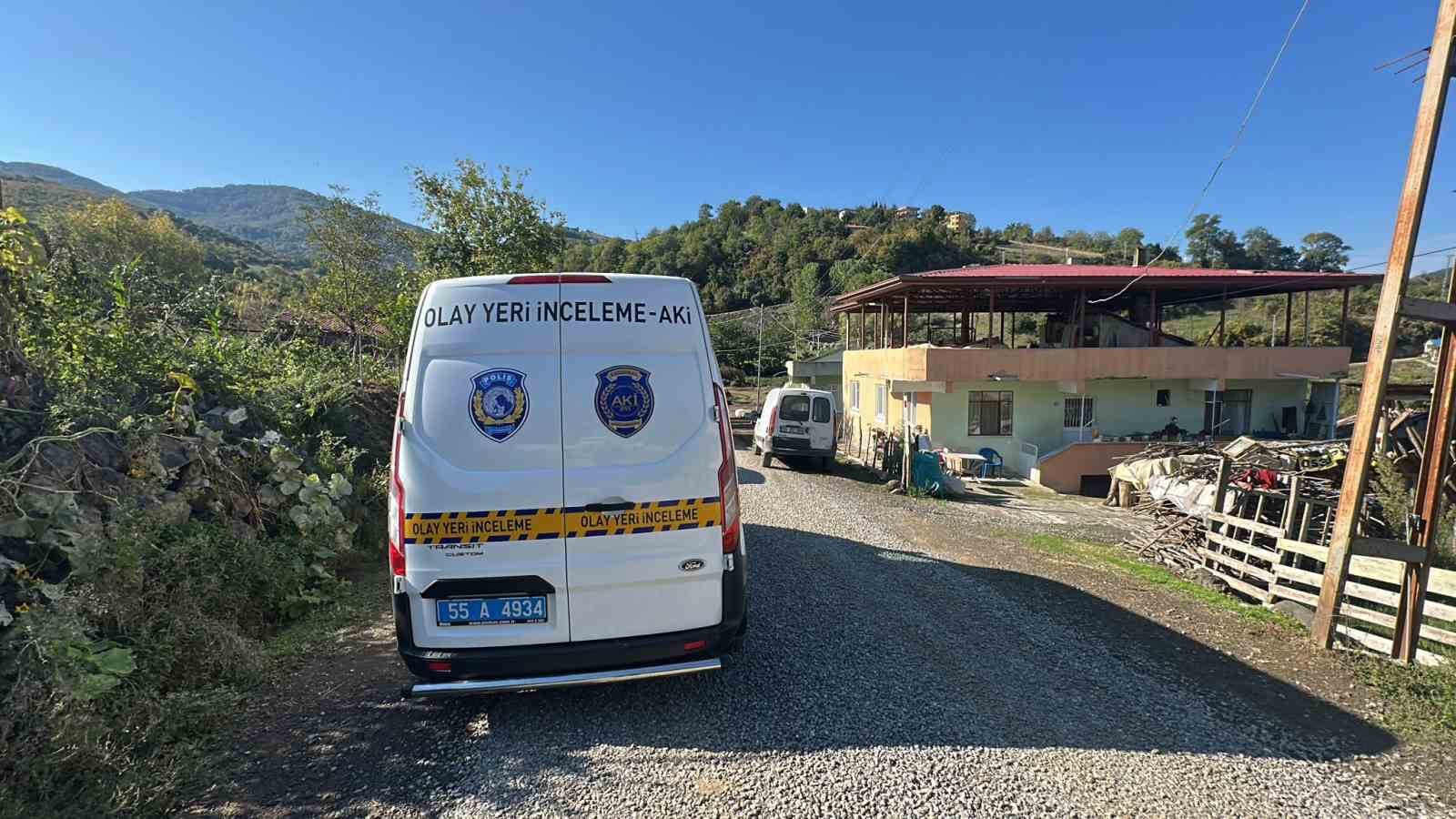 cocuk-tesliminde-silahli-dehset-yeni-es-basindan-vuruldu