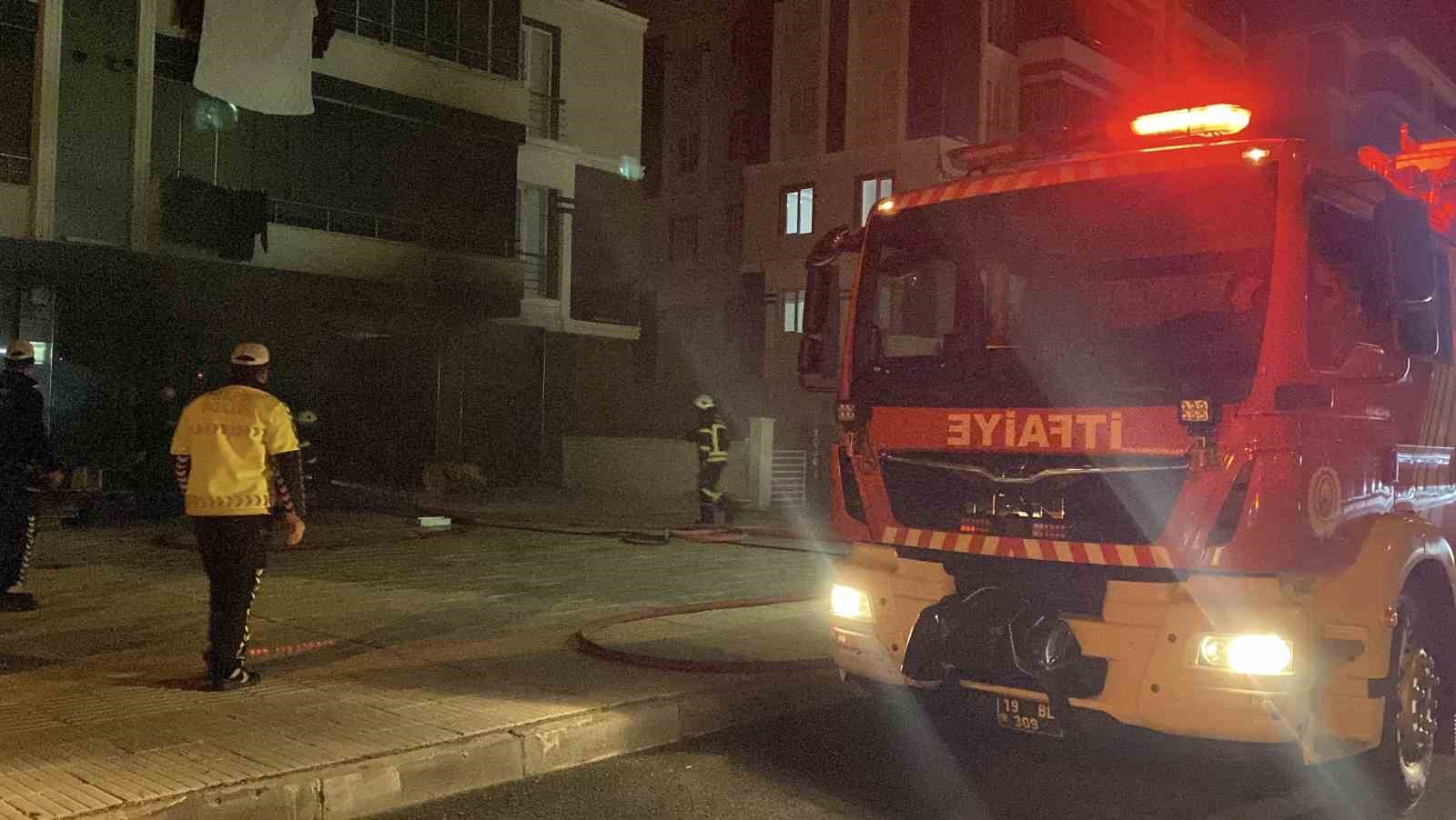 corumda-bir-is-yerine-ait-depoda-cikan-yangin-korkuttu