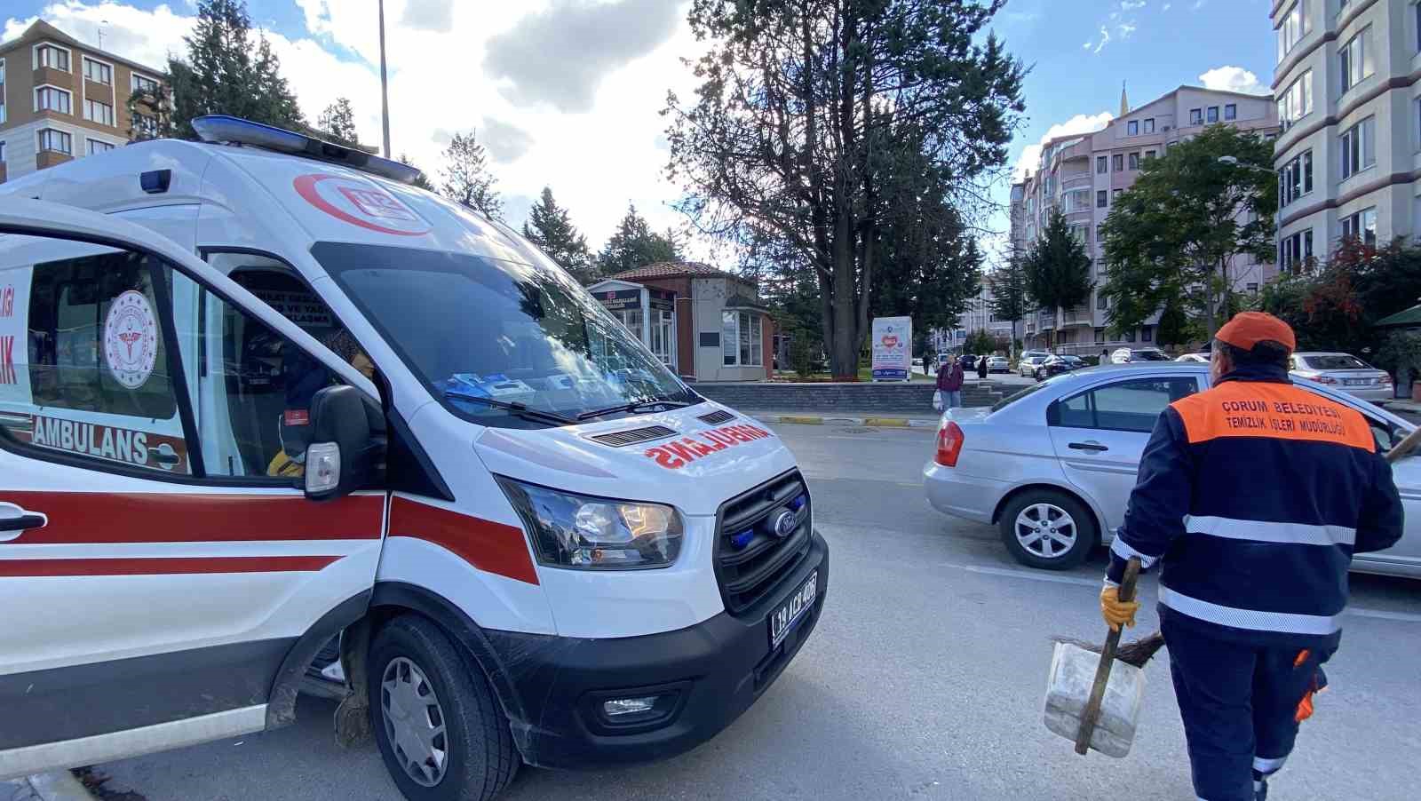 corumda-halk-otobusu-kamyona-carpti-22-ogrenci-yaralandi