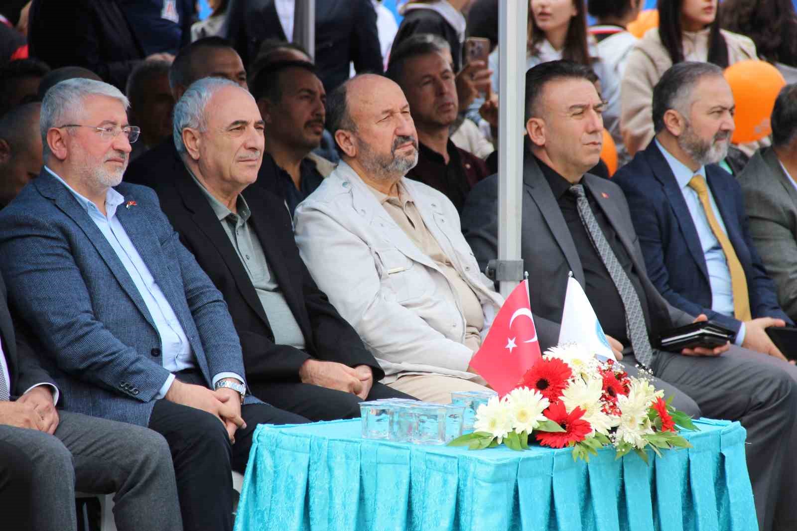 corumda-kitap-soleni-basladi-12-kitap-ve-kultur-gunleri-kapilarini-acti
