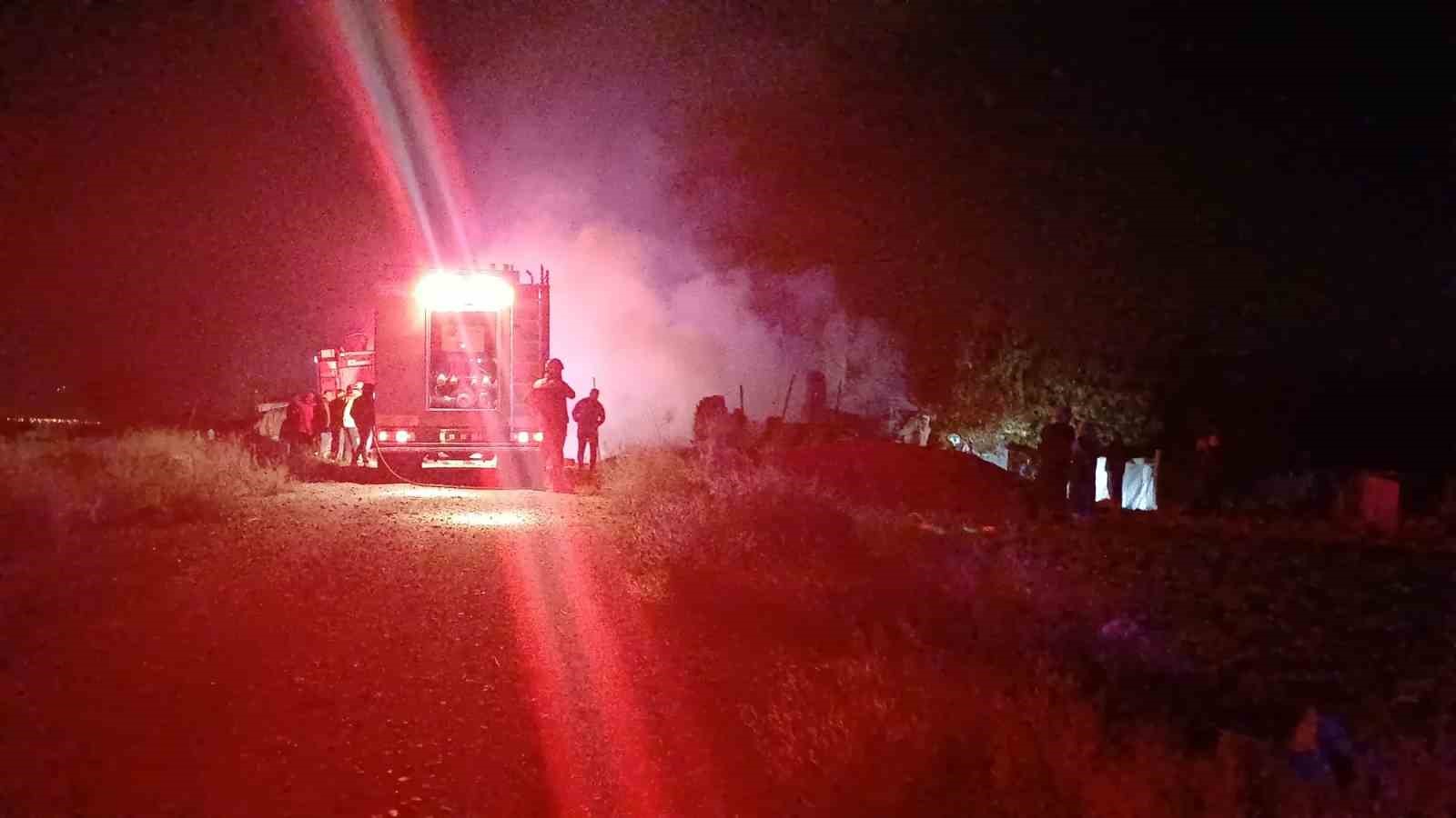 corumda-mustakil-ev-alev-alev-yandi-7-kisi-dumandan-etkilendi