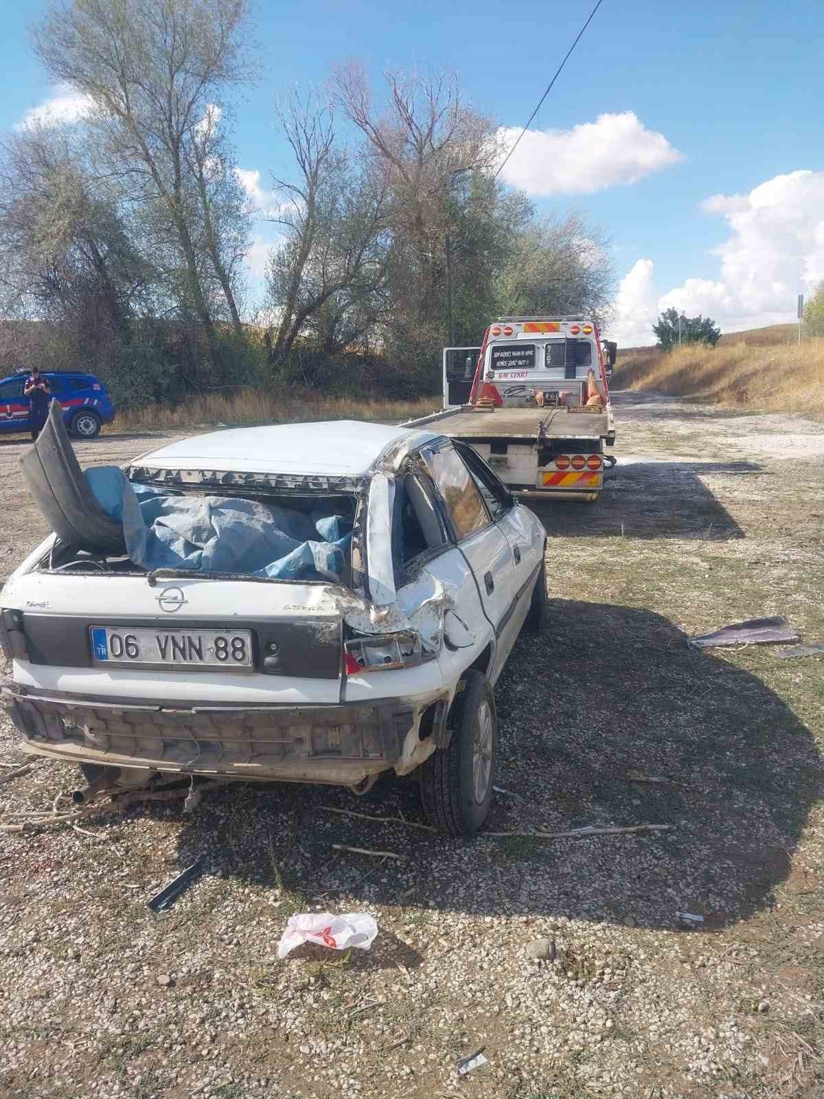 corumda-otomobil-kopruden-tarlaya-uctu1i-agir-2-yarali