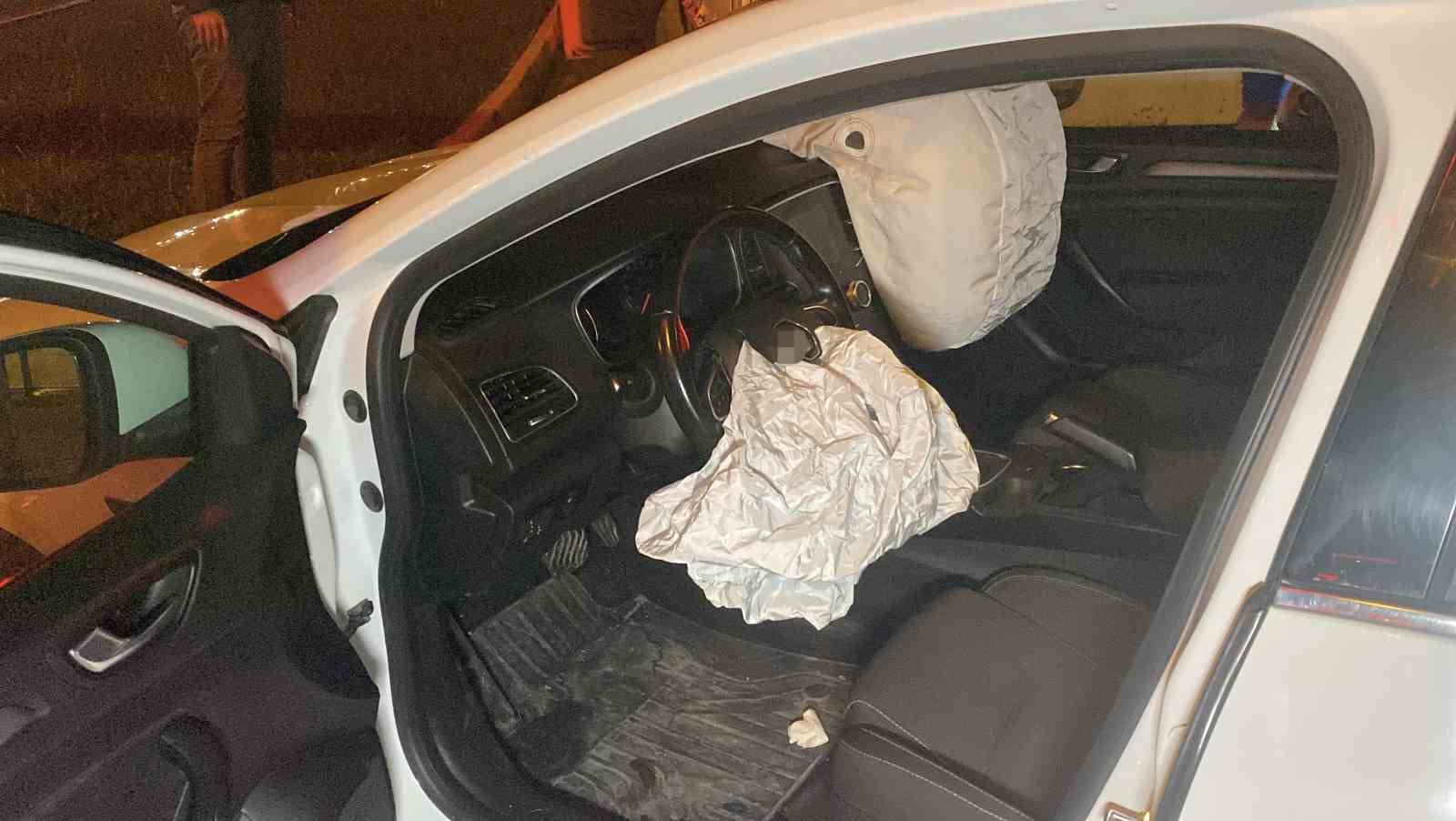 corumda-otomobil-refuje-carpti-1-yarali