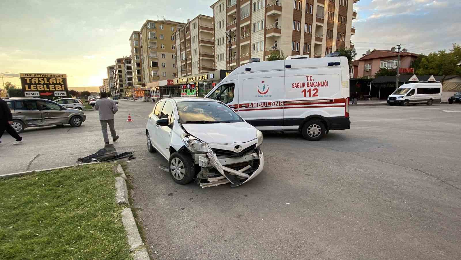 corumda-otomobiller-carpisti-2-yarali