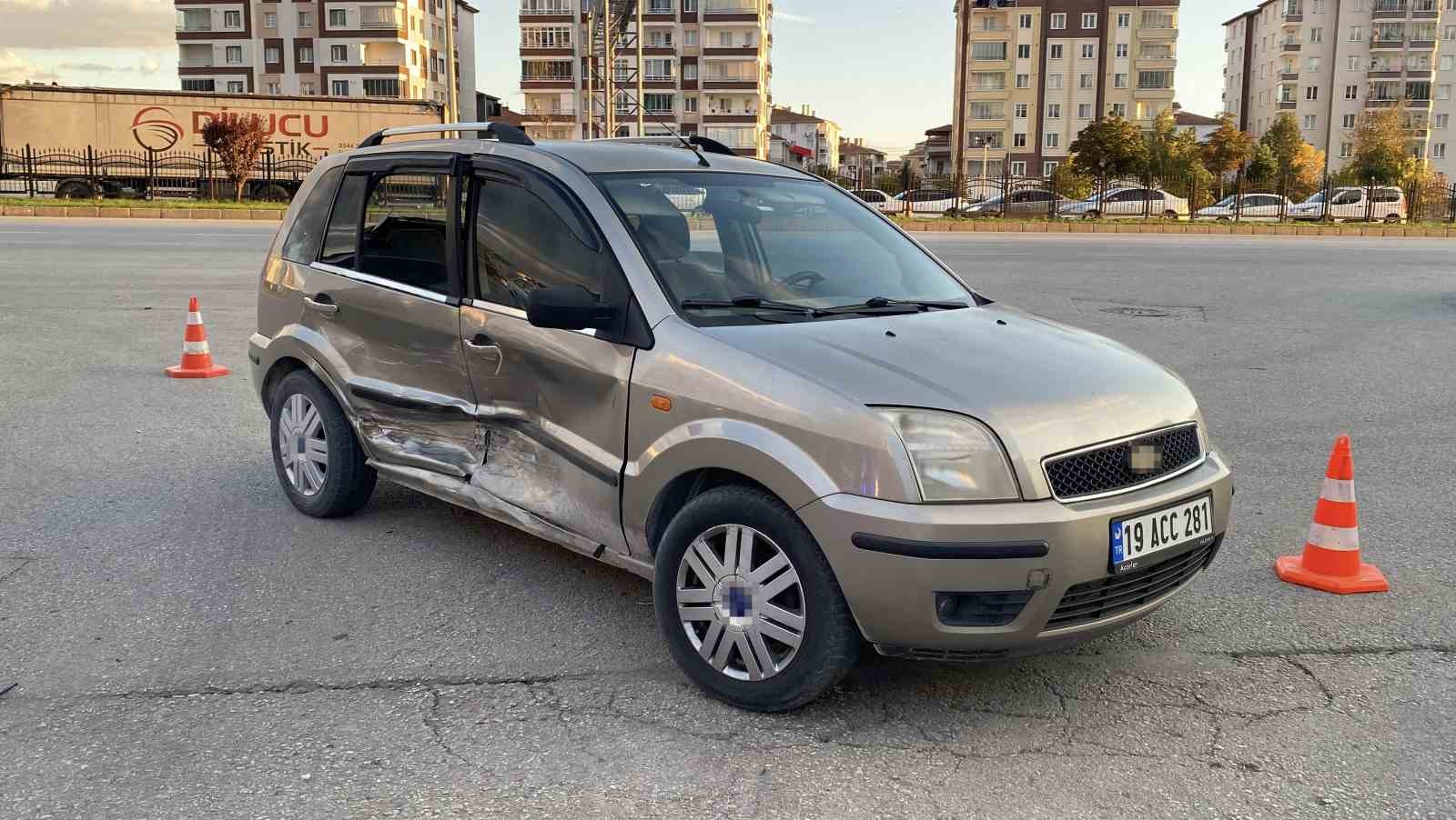 corumda-otomobiller-carpisti-2-yarali