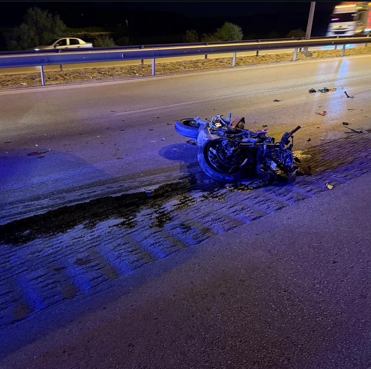 corumda-tiran-carpan-motosikletin-surucusu-hayatini-kaybetti