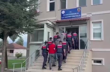 duzcede-havaya-ates-acan-5-kisi-kiskivrak-yakalandi
