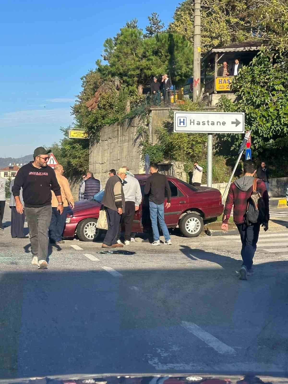 hastane-girisinde-kaza-2-yarali