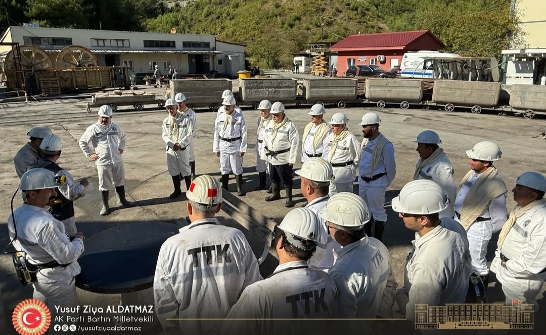 huzurevinde-kalan-emekli-madenciler-yillar-sonra-yeniden-maden-ocagina-indi