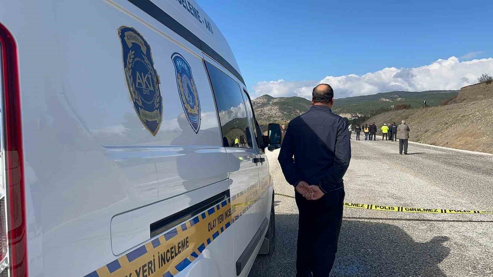 kastamonuda-aracin-carptigi-vatandasin-cenazesi-yol-kenarinda-bulundu