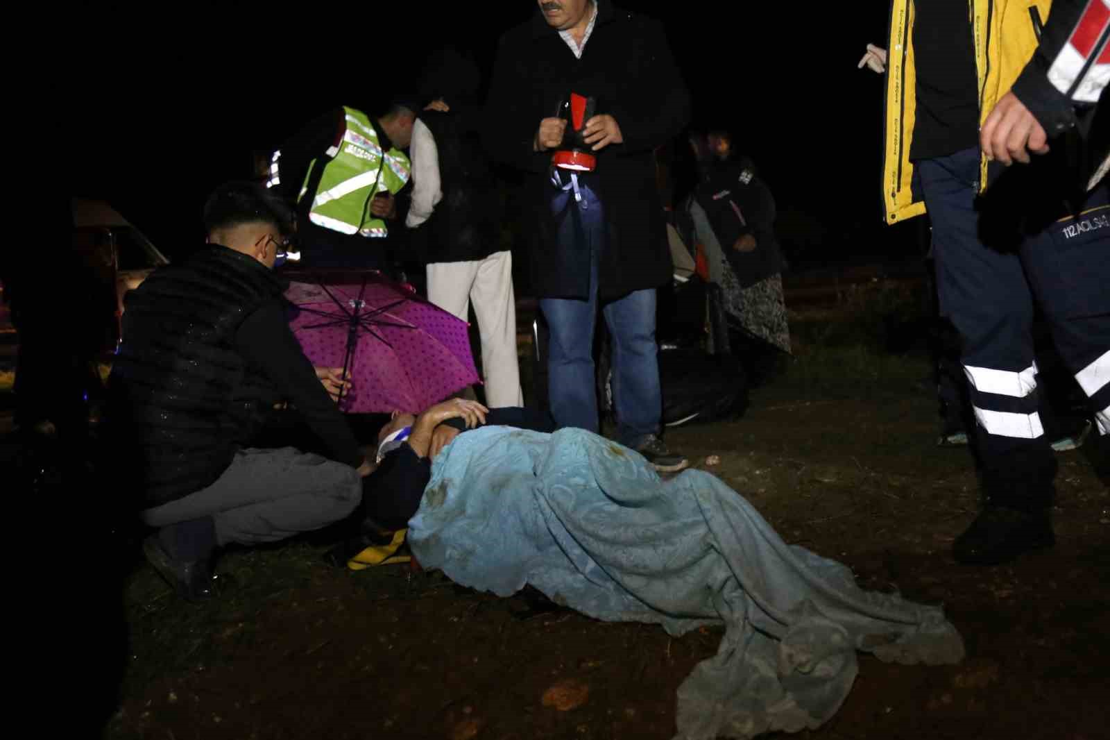 kastamonuda-tur-midibusu-devrildi-24-kisi-yaralandi