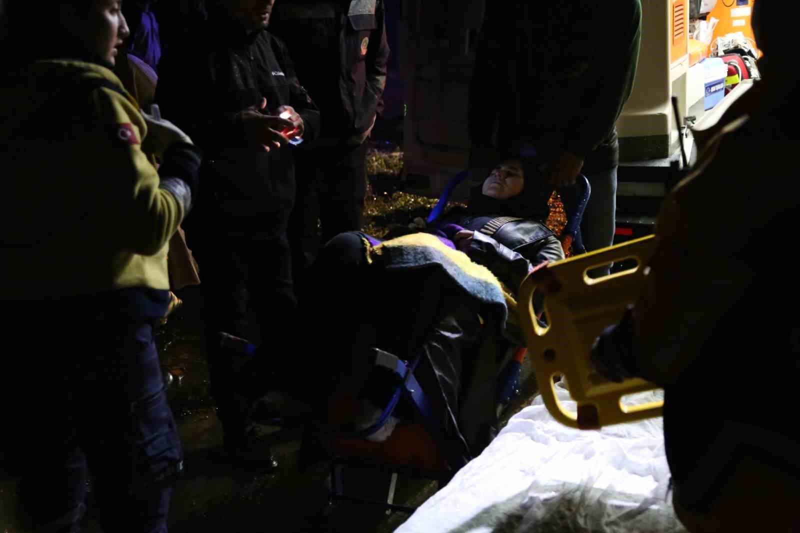 kastamonuda-tur-midibusu-devrildi-24-kisi-yaralandi