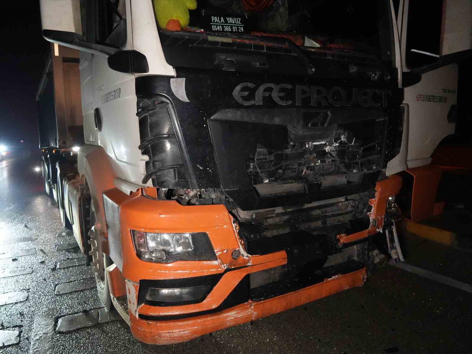 kastamonuda-zincirleme-trafik-kazasinda-tofas-hurda-yiginina-dondu