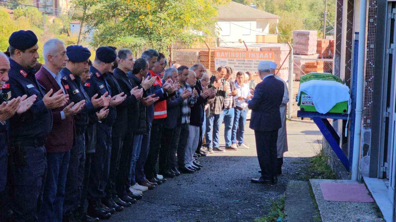 katili-sucunu-itiraf-etti-tartistigi-17-yasindaki-hasreti-bogup-kuyuya-atmis