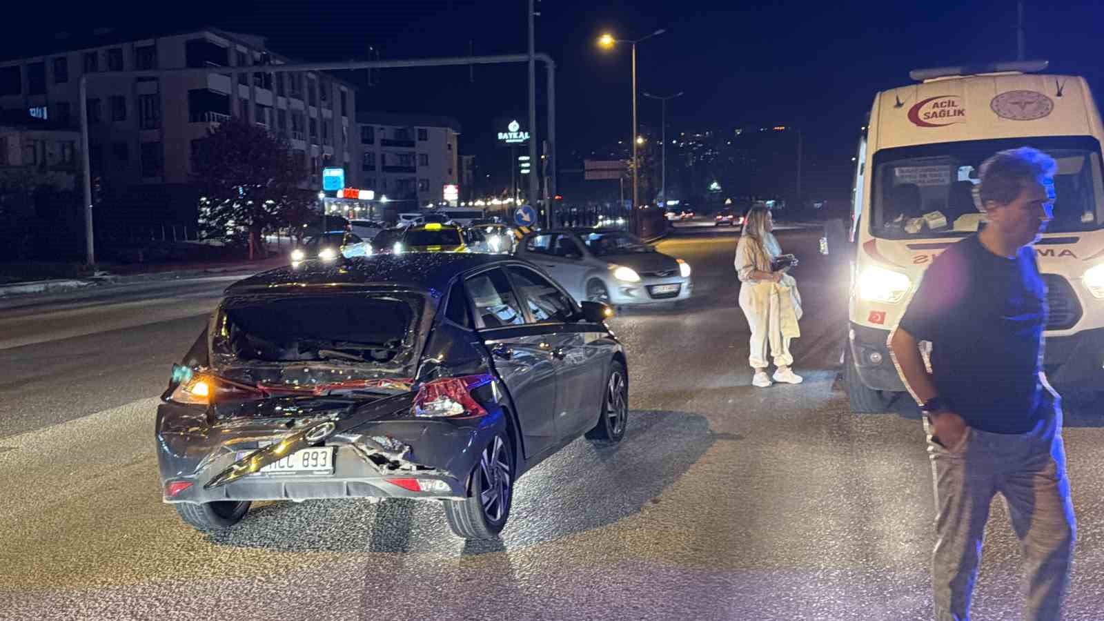kirmizi-isikta-duran-otomobile-kamyon-carpti-2-yarali