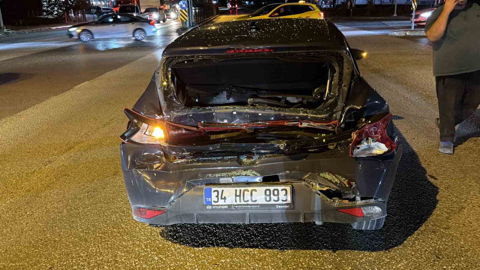 kirmizi-isikta-duran-otomobile-kamyon-carpti-2-yarali