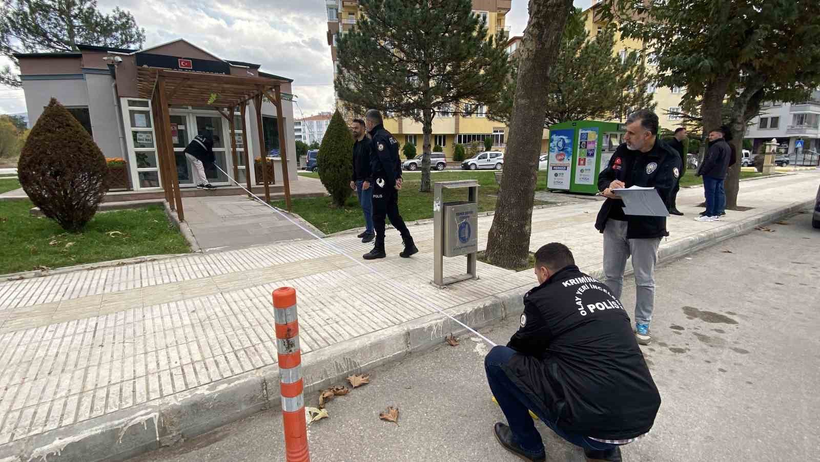 motosikletli-saldirgan-muhtarliga-kursun-yagdirdi