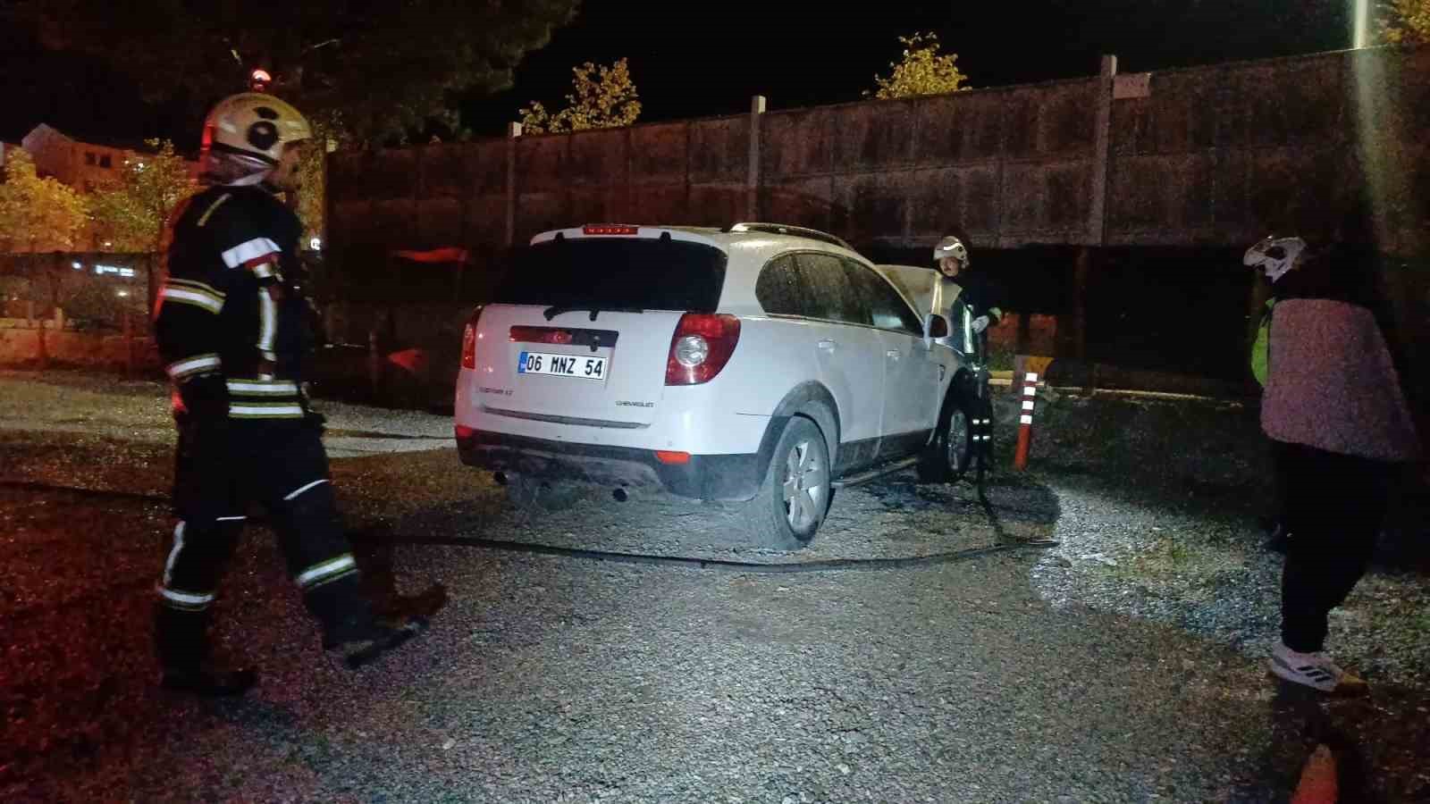 park-halindeki-cipi-kule-donmekten-itfaiye-kurtardi