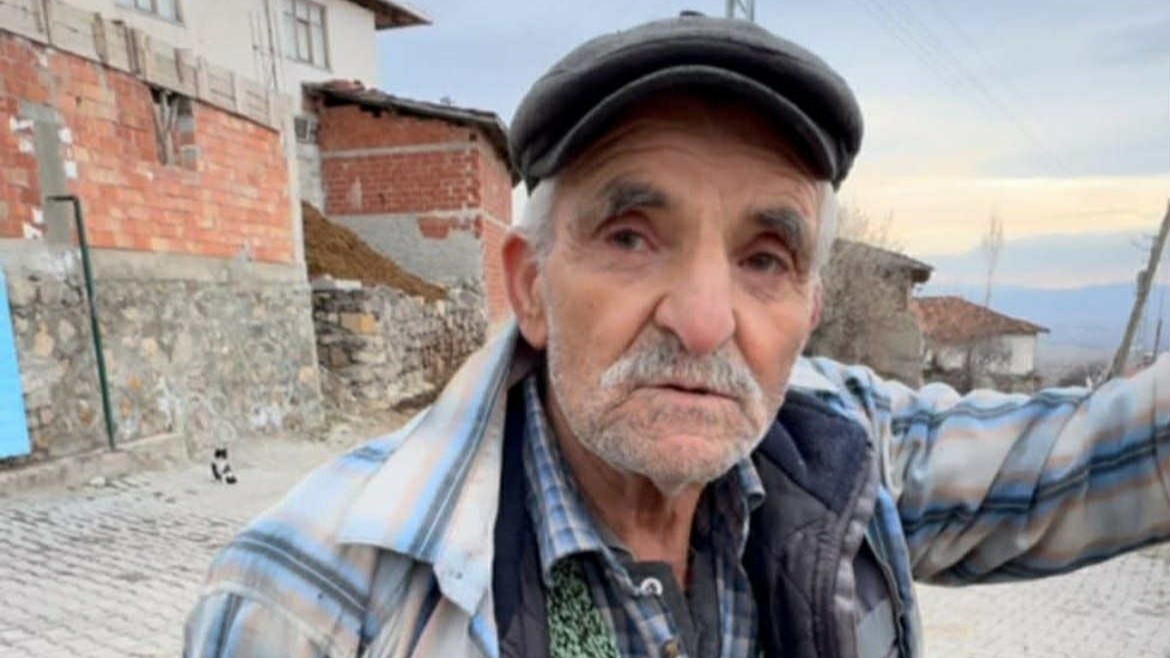 pazardan-mezara-3-kardes-ve-enisteleri-yan-yana-defnedildi