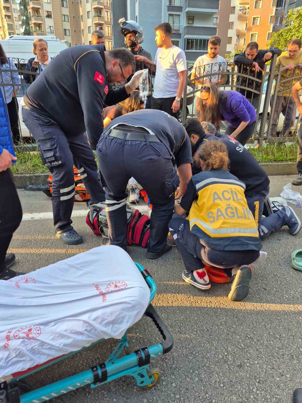 rizede-kamyonetin-carptigi-paramedik-agir-yaralandi