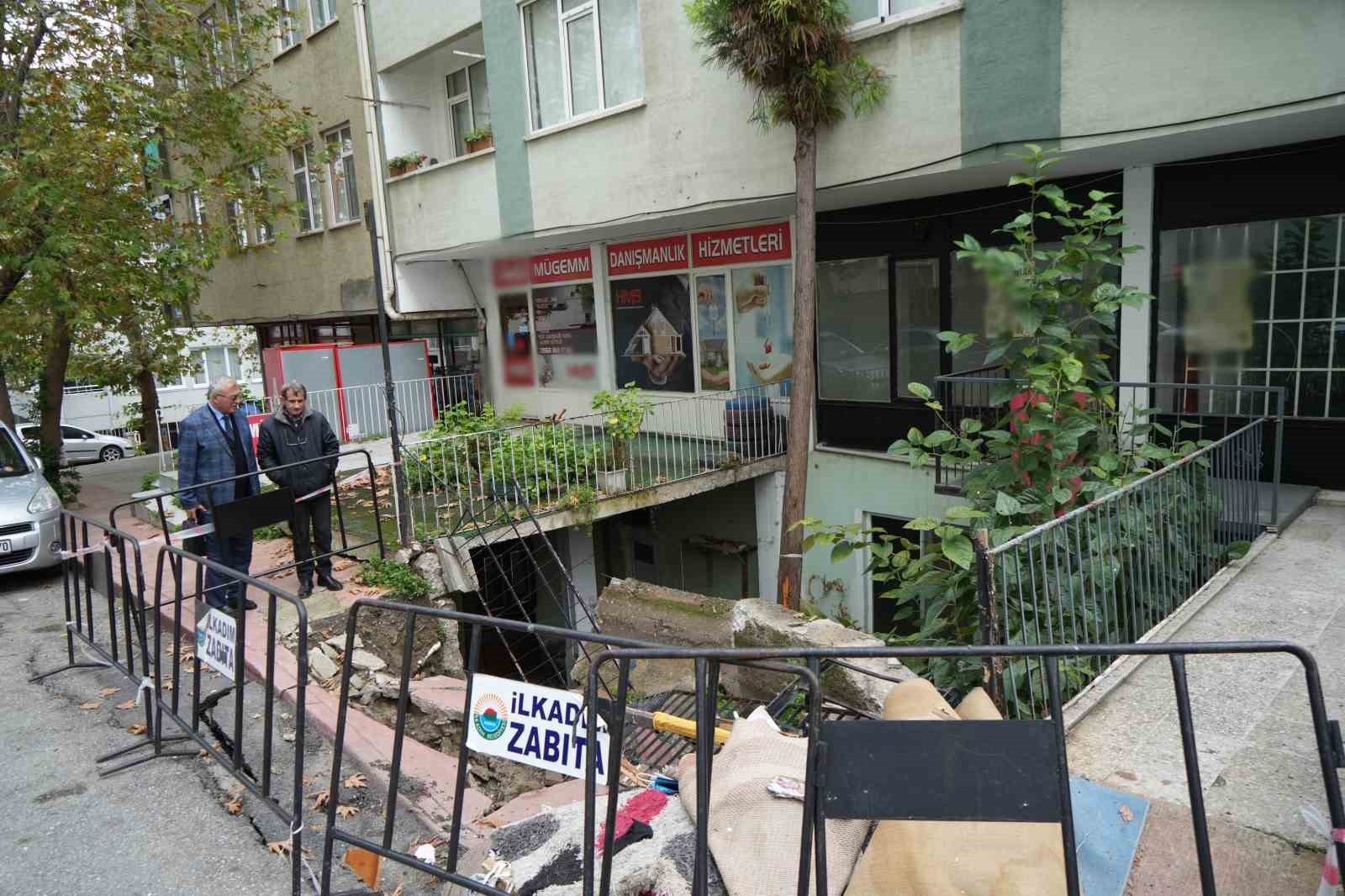 samsunda-istinat-duvari-ve-kaldirim-coktu-dukkan-ve-bodrum-kat-kullanilamaz-hale-geldi