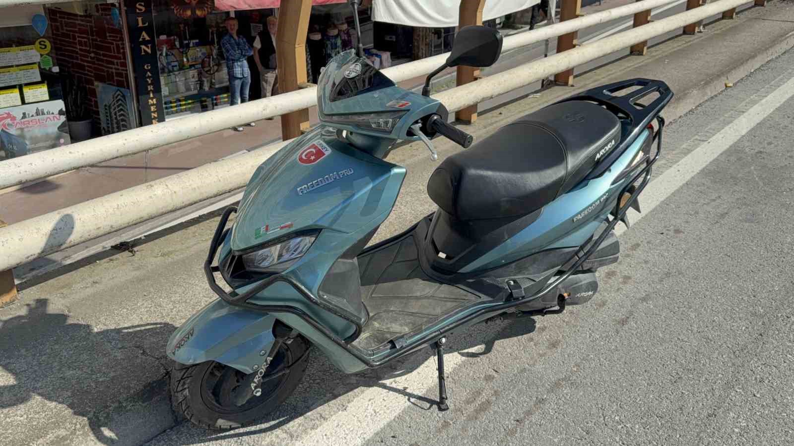 samsunda-motosiklet-devrildi-2-yarali