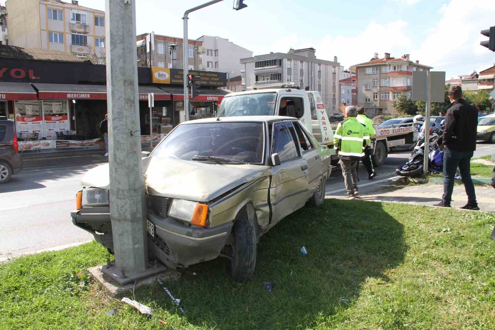 samsunda-otomobil-ile-motosiklet-carpisti-2-yarali