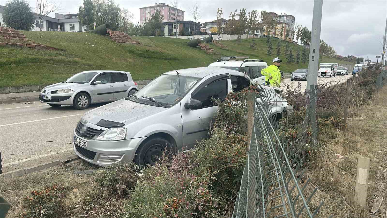 takla-atan-otomobil-orta-refuje-cikti-2-yarali